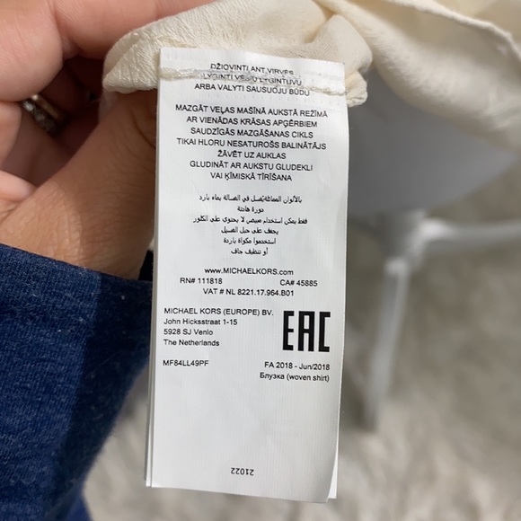 Michael Kors Textured Cream Blouse Size Small - Picture 7 of 8